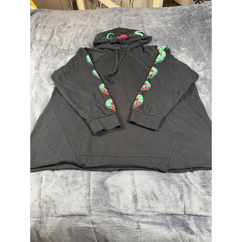 Torrid Disney Snow White Poison Apple Black Hoodie Womens Size 3 Graphic Hoodie